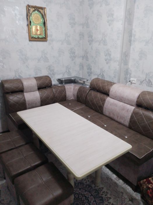 Срочно продам уголок для кухни