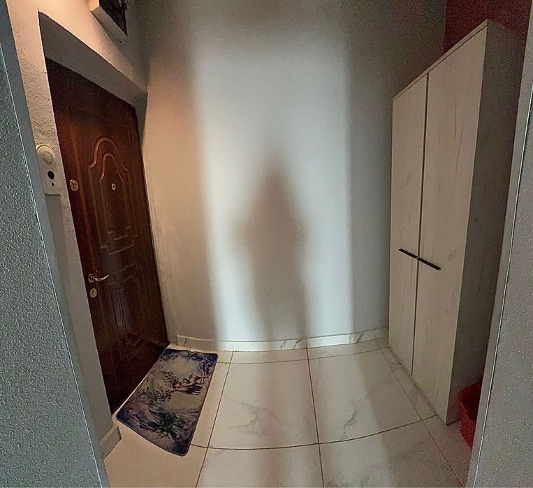 Vand apartament cu 3 camere decomandat