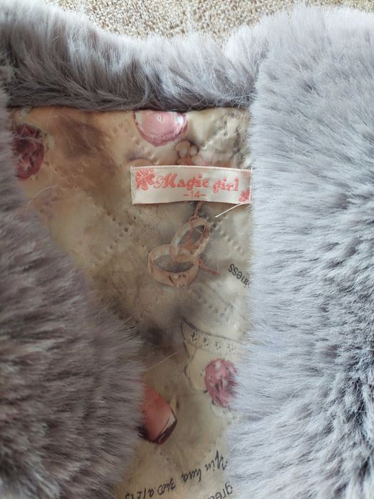 Vesta blana, blanita, fete, groasa, iarna