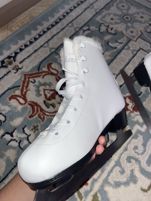 Новые фигурные коньки