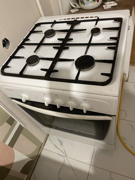 Продам газ плиту