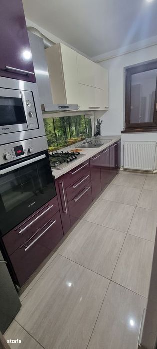Apartament 3 camere decomandat zona Casa de Cultură