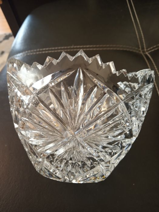 Сервиз чаши от цветен кристал, фруктиери, купи,чинии оловен  кристал