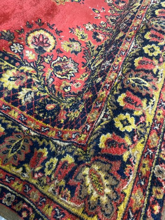 Продам ковер в хорошем состоянии