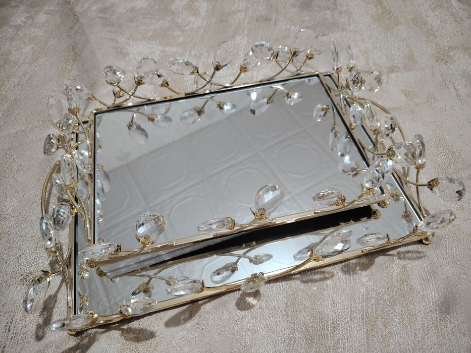 Tavi cristal  300 de lei sau 2 cu 500