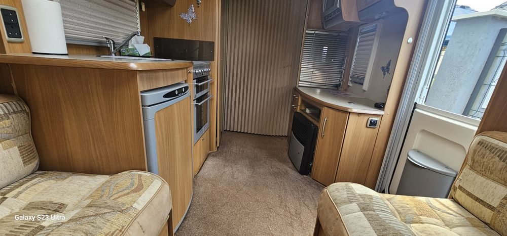 Închiriez rulota SWIFT