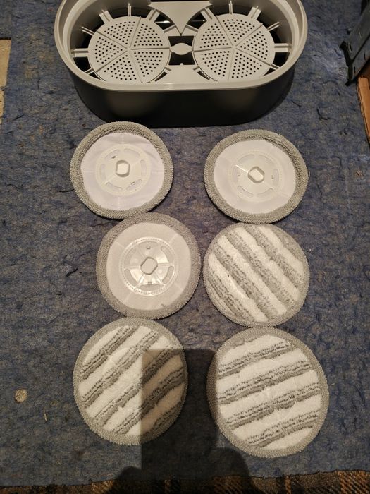 Vând  aspirator articole