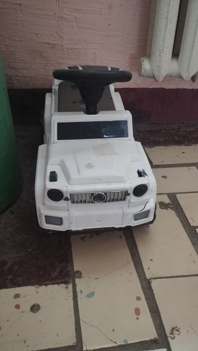 Продам толокар машину