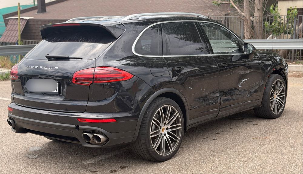 Porsche Cayenne 4.2 TDI 385cp Avariat Avariate