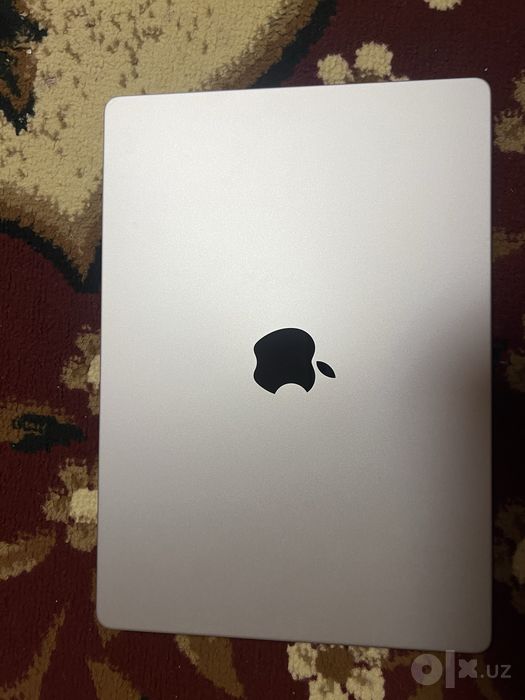 Macbook pro m3 pro 18GB 512GB