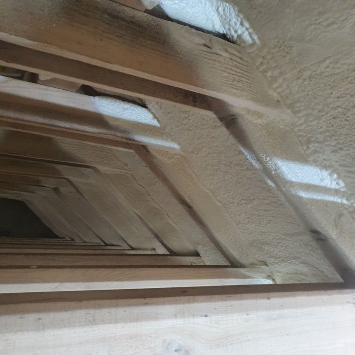 Izolatie spuma poiuretanica