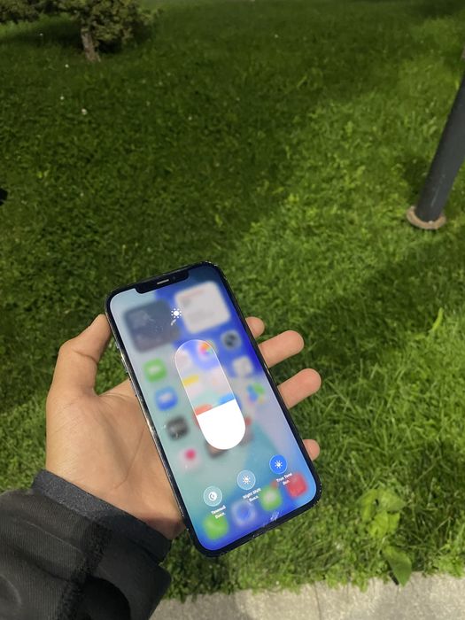 Продам Iphone 12pro max 256