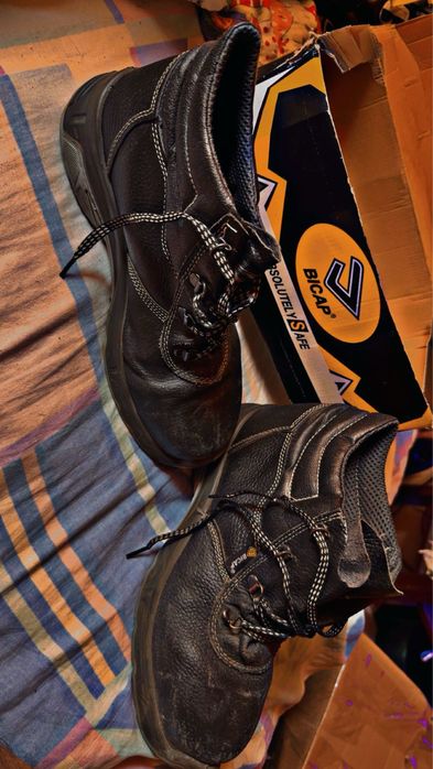 Bocanci protecție Bicap cu bombeu metalic, mărimea 41, rezistenți