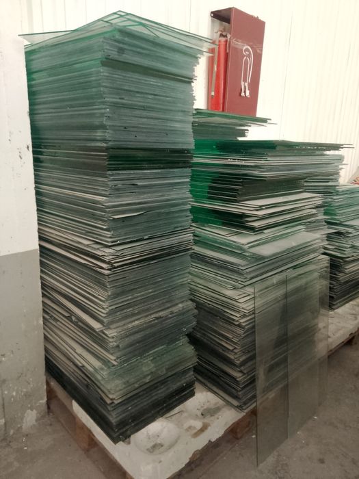 Har-xil o'lchamdagi oynalar