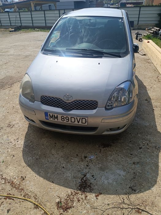 Vând Toyota Yaris 1.4 benzină cutie automata avariată