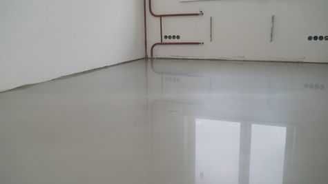 Професионално полагане на саморазливна замазка