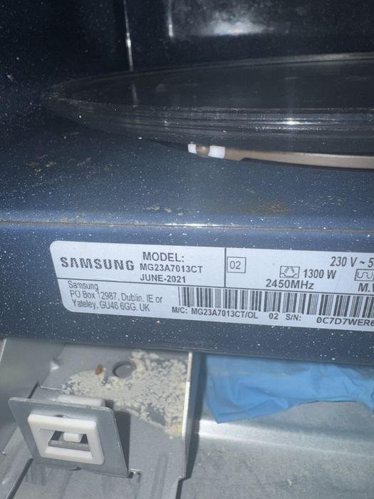 Микровълнова фурна SAMSUNG за вграждане с грил
