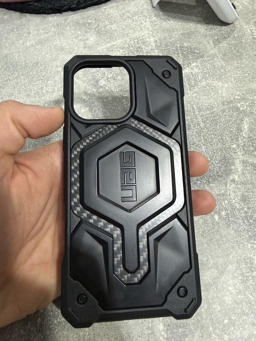 UAG Monarch carbon iphone 16 pro max