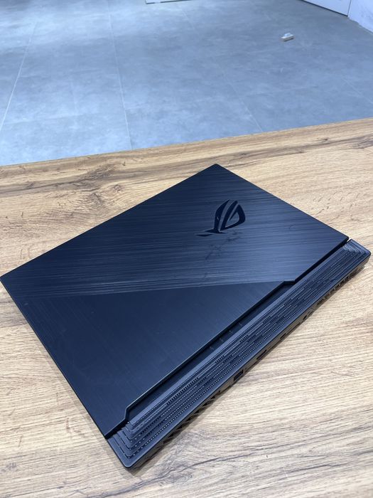 Игровой ноутбук Asus Rog Strix
