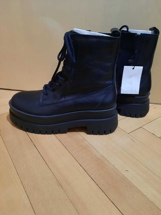 Bershka боти, естествена кожа 38N