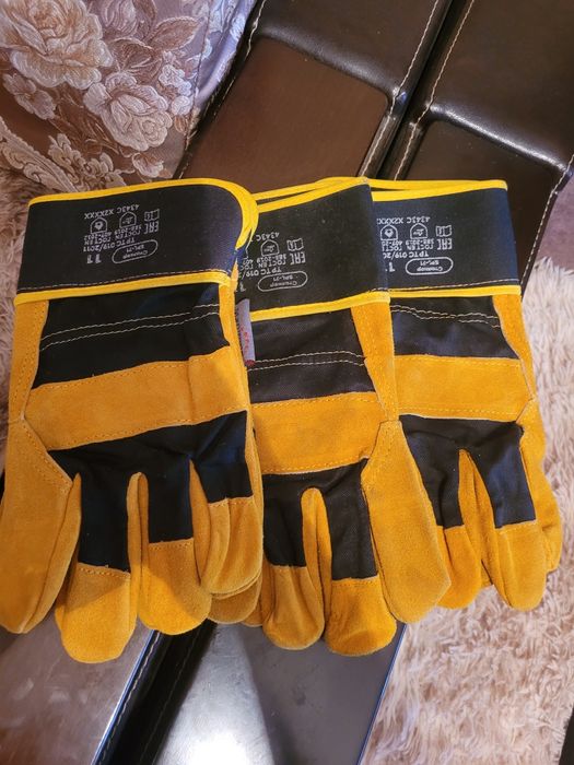 Перчатки рабочие . Цена -700