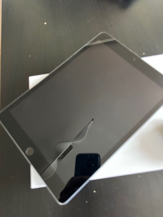 iPad Air 7 (128GB) Impecabil 10/10 Defect + Apple Pencil original + Cutie