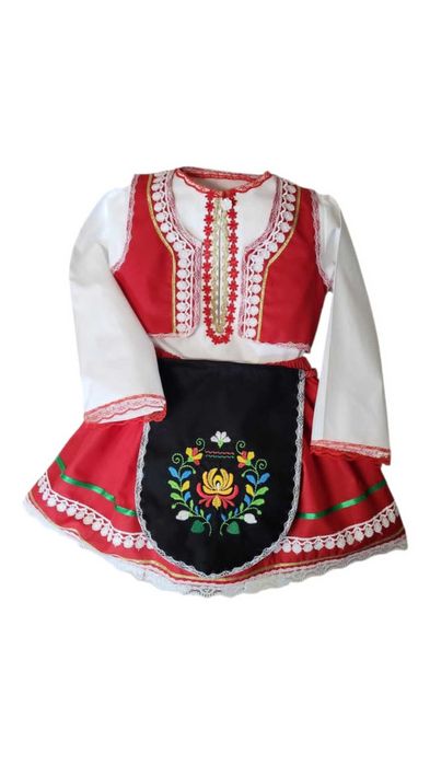 Най-красивите детски народни носии – готови за сцена!