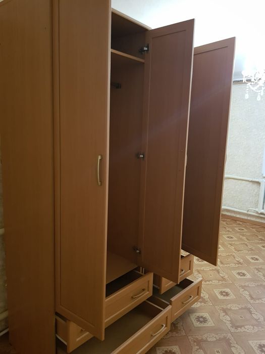Продам шкаф срочно