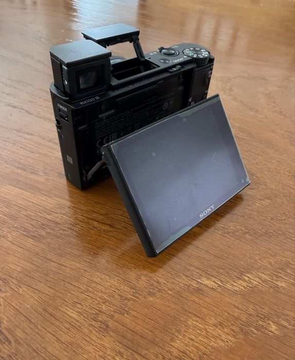 Camera foto avansata cu senzor mare Sony RX100 mk3  iii