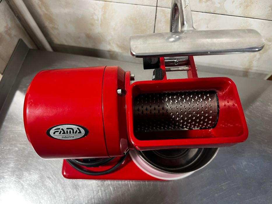 Răzătoare electrică parmezan și cașcaval