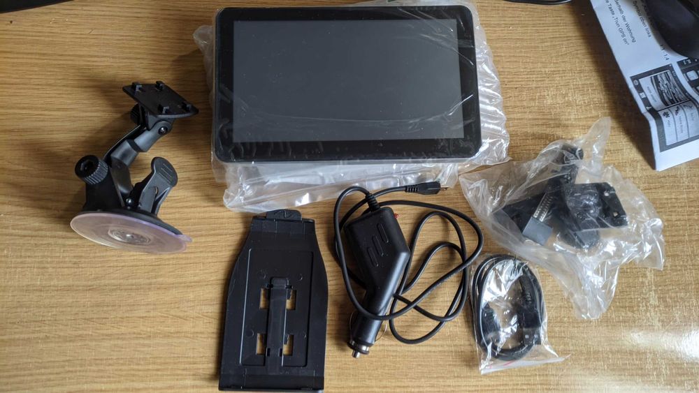 Навигация за камион 7" с най нови карти 3 програми за навигация