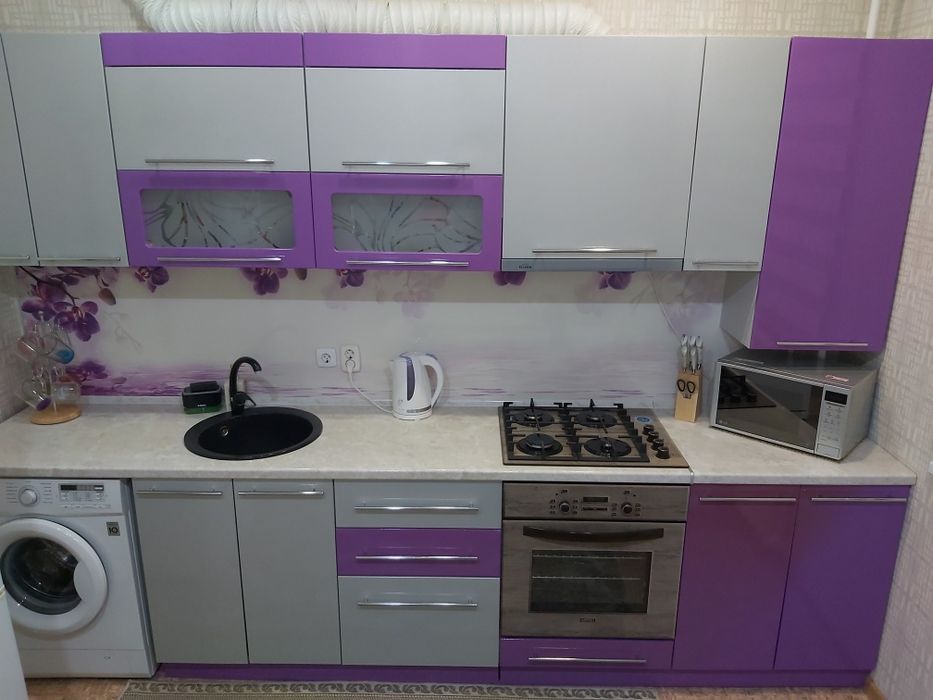 Продам кухонный гарнитур.в отличном состоянии!