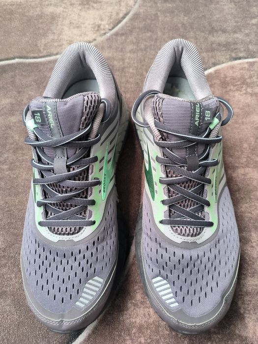 Brooks номер 45,5 мъжки маратонки