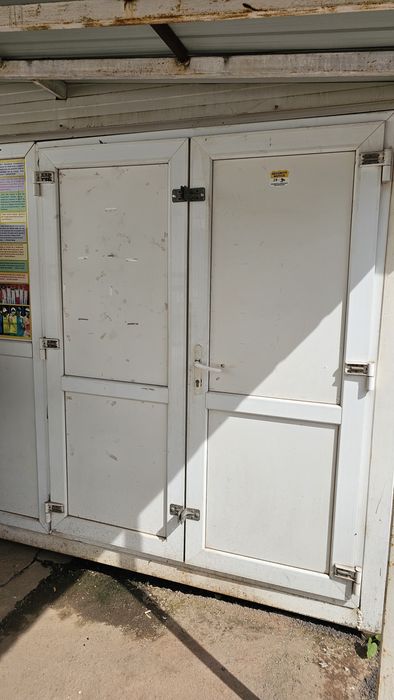 Vand chiosc termopan pt relocare