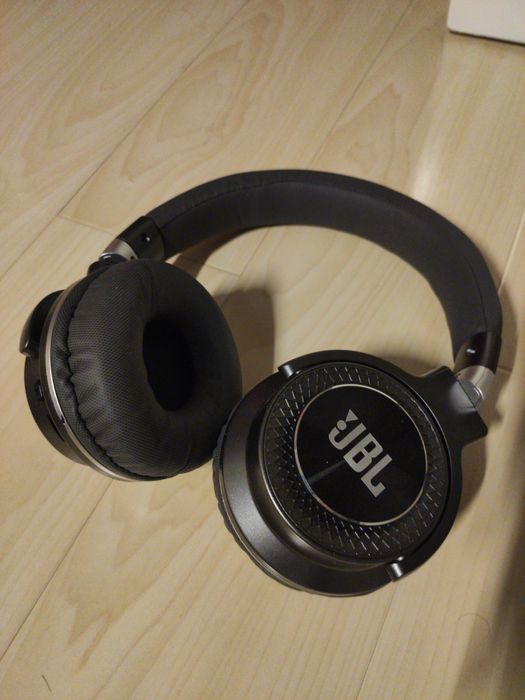 Casti Wireless Model JB7700
JBL by Harman, Bluetooth