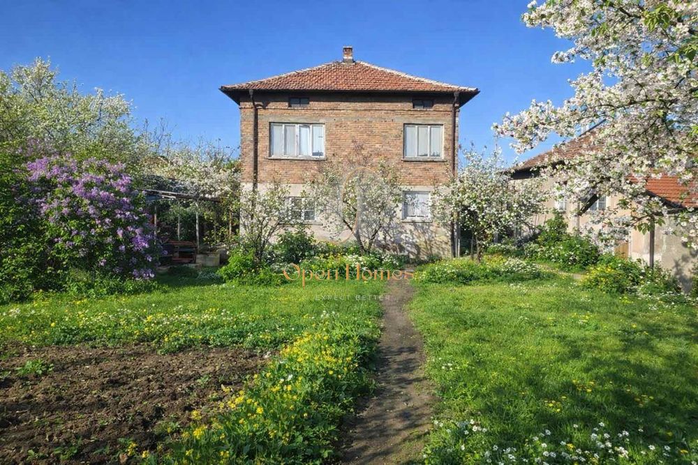 Къща в Пловдив, област-с.Кадиево площ 178 цена 96666