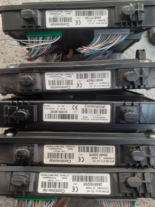 Calculator Modul Unitate Confort BSI Imobilizator Renault Scenic 3 1.5