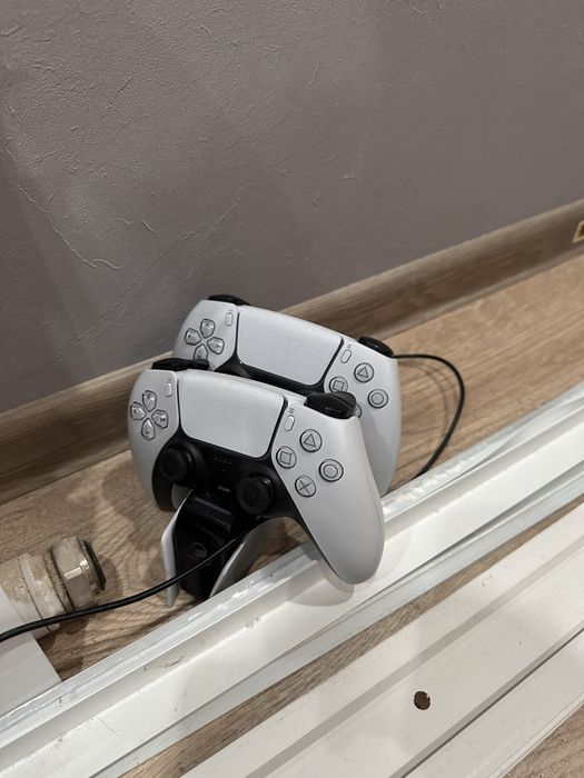 Playstation 5 с джойстиками