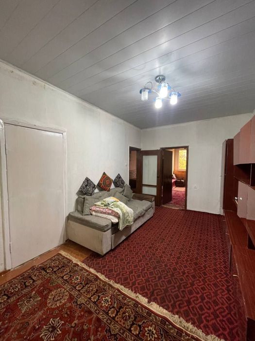 Чиланзар 19. Продажа Срочная ! 3 х комнатная