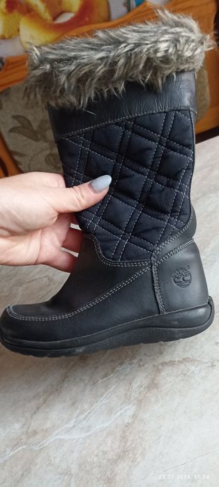 Продаются фирменные шикарные сапожки