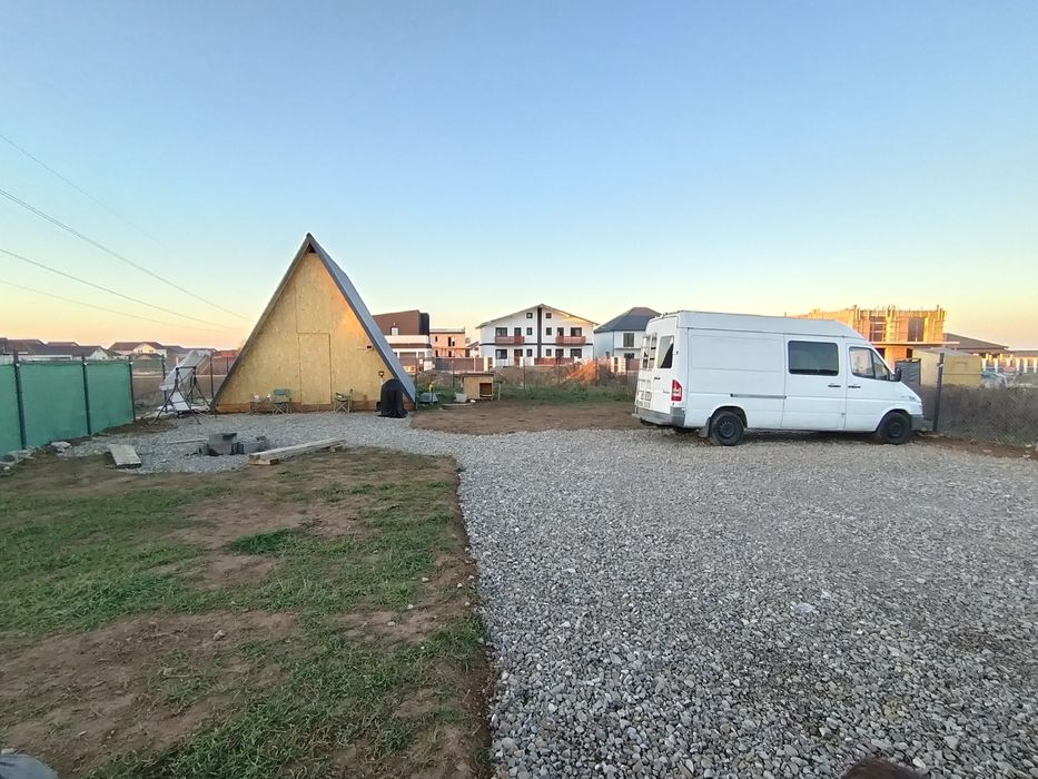 Teren intravilan +cabană Tip A Izvor