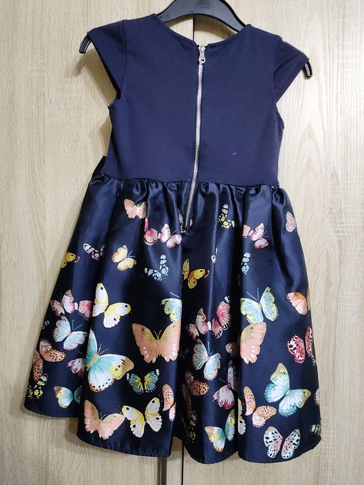 Продаю детские платья на 7-8, 9-12 лет