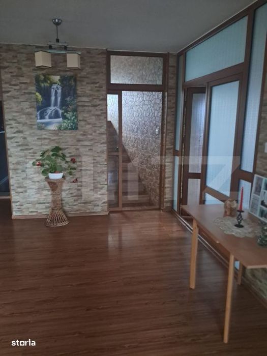 Casa de vanzare, 500 mp, zona Sendreni