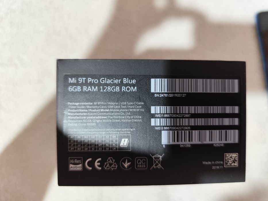 Телефон Xiaomi Mi 9T Pro.