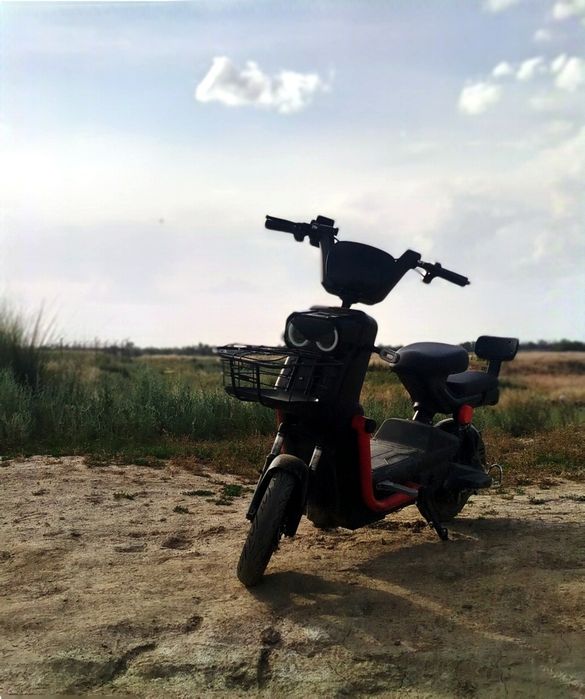 Всего катался год