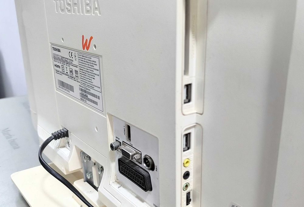 Televizor LED Toshiba 22L1334G Alb 22 Inch 56 cm Import Germania