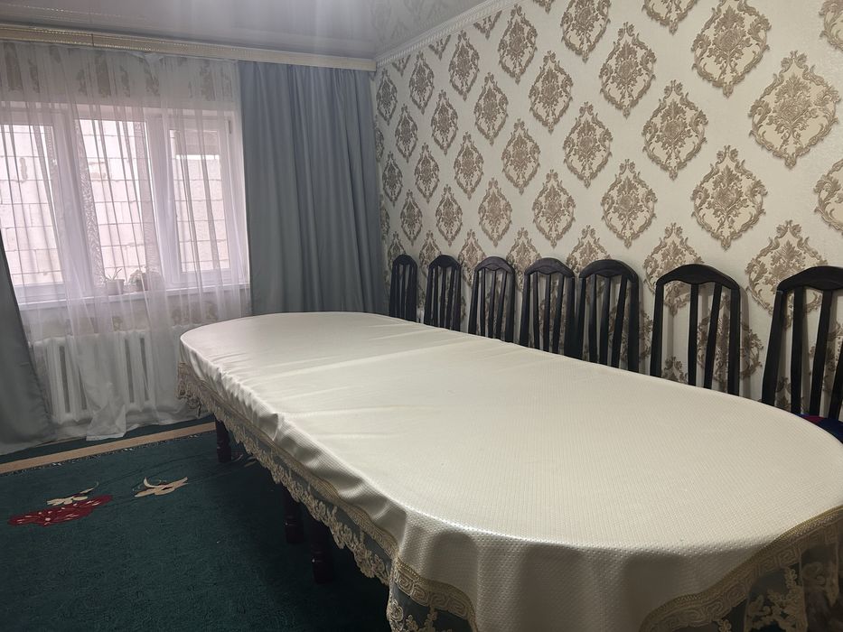 Продается стол и стулья