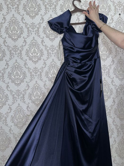 Продаю новое вечерное платье