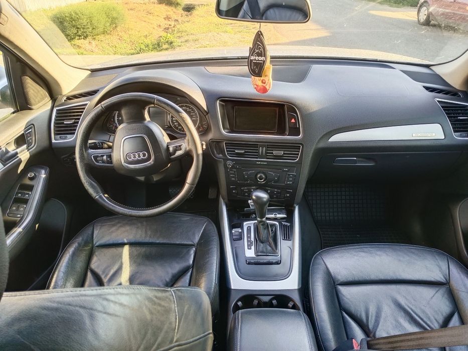 Vând Audi q5 2009