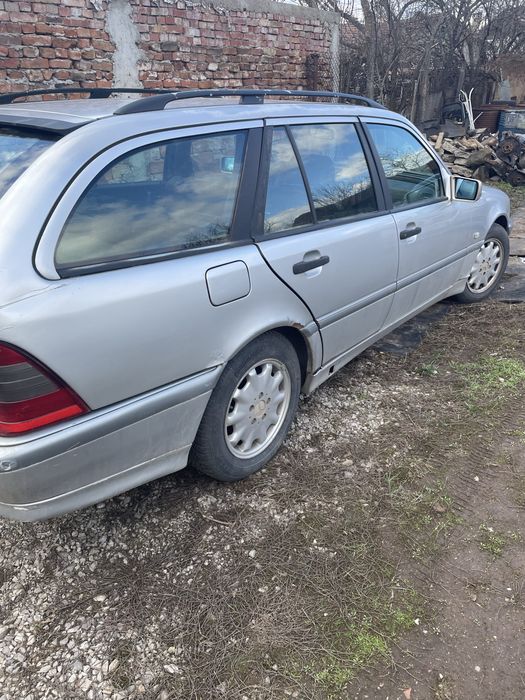 Мерцедес W202 2.2CDI на части